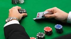 Phân biệt Xì Tố và Poker như thế nào? Nên chơi loại bài nào?