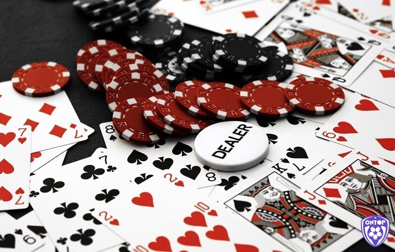 Steal Poker là gì? Chiến thuật táo bạo để cướp pot trong Poker