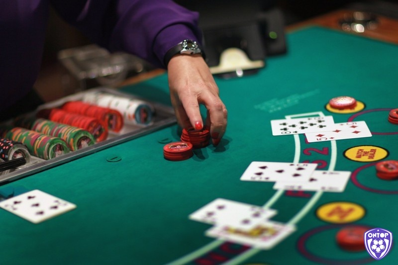 Bí quyết đối đầu Triple Barrel Poker là gì? cần phải tính toán thật kỹ lưỡng range call
