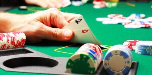 Triple Barrel Poker là gì? Chiến thuật táo bạo trong Poker