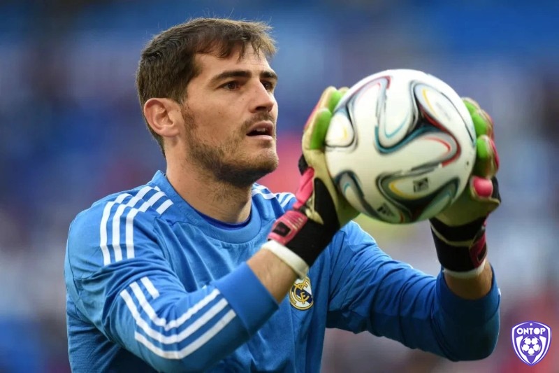 Top thủ môn hay nhất C1 phải kể đến Iker Casillas