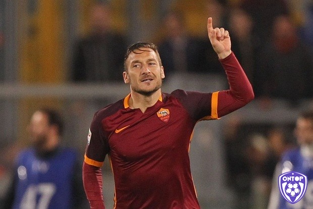 Francesco Totti huyền thoại của CLB Roma