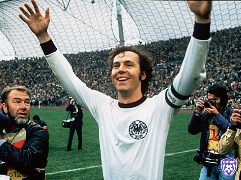 Franz Beckenbauer là cầu thủ nước Đức với những thành tích vang dội