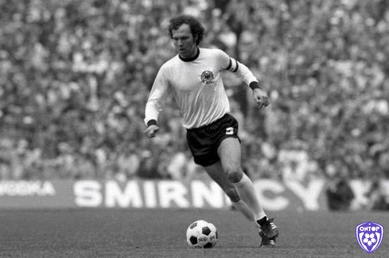 Franz Beckenbauer là xem là một trong những trung vệ hay nhất World Cup