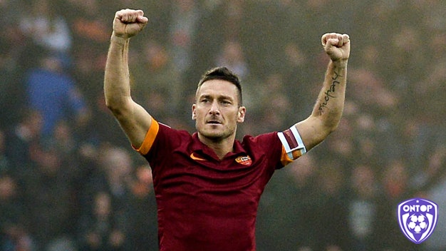  Francesco Totti là biểu tượng sống của AS Roma và Serie A