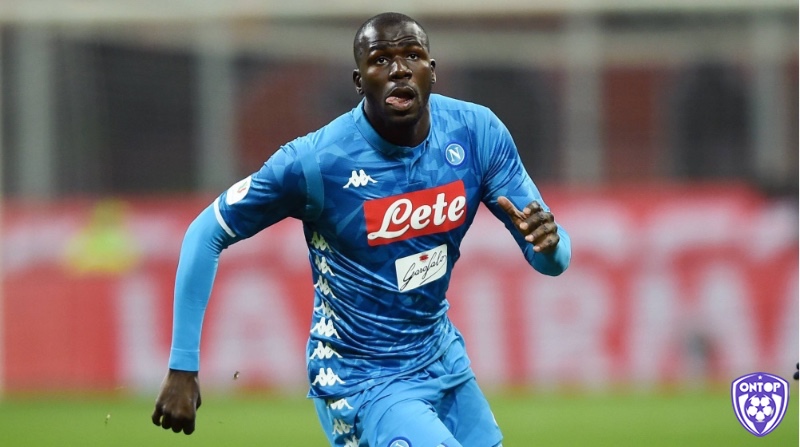 Koulibaly là một hậu vệ hay nhất C1 với sức mạnh và lối tấn công linh hoạt ấn tượng