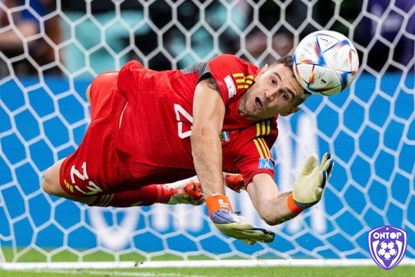 Dấu ấn của Emiliano Martinez (Argentina) trên sân cỏ World Cup