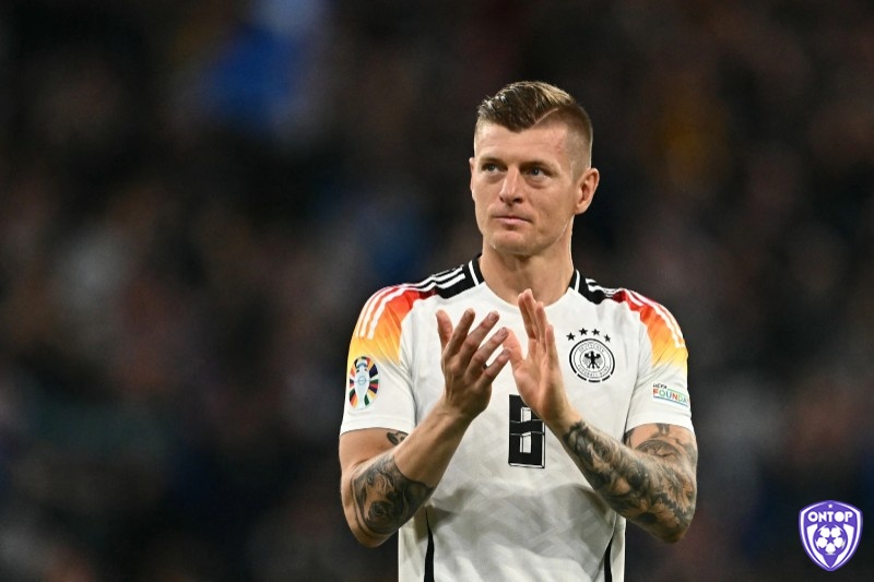 Tiền vệ hay nhất mọi thời đại phải kể đến Toni Kroos